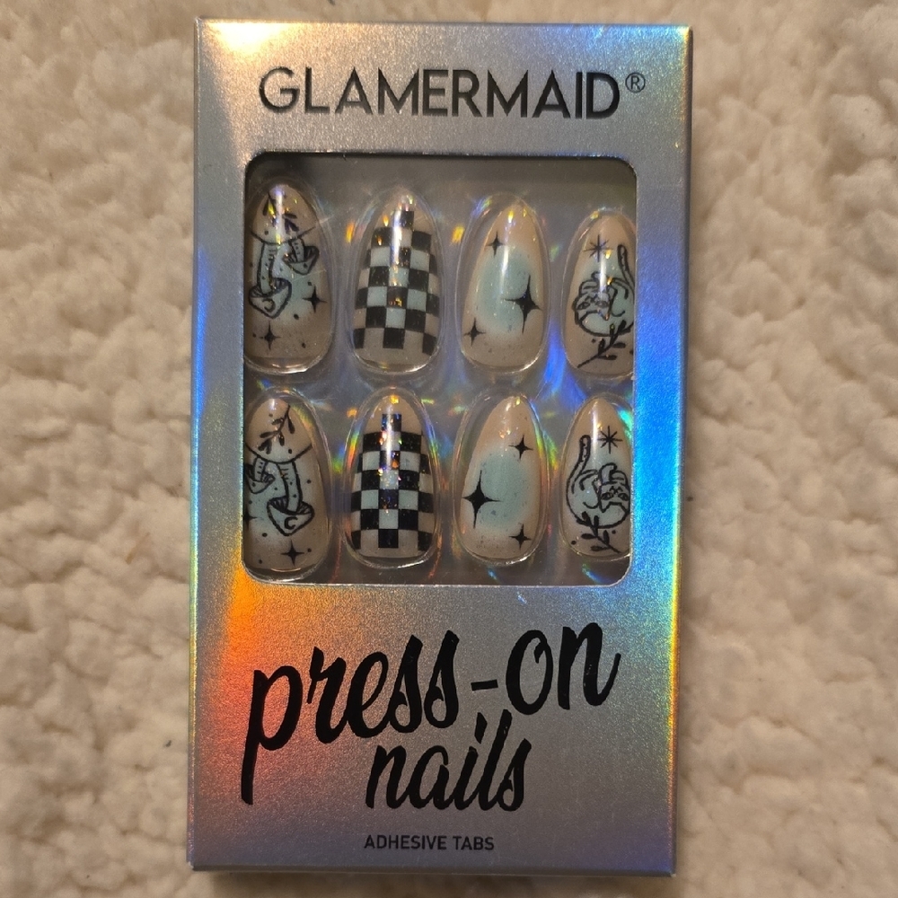Glamermaid Holographic Mushroom Racing Cat Press-On Nails 24 Peices